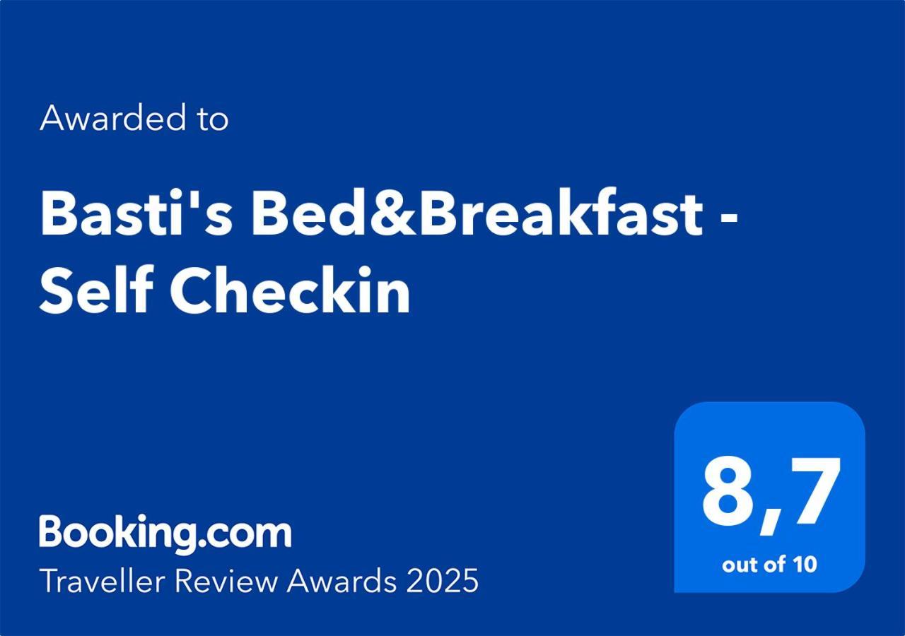 Basti's - Self Checkin *